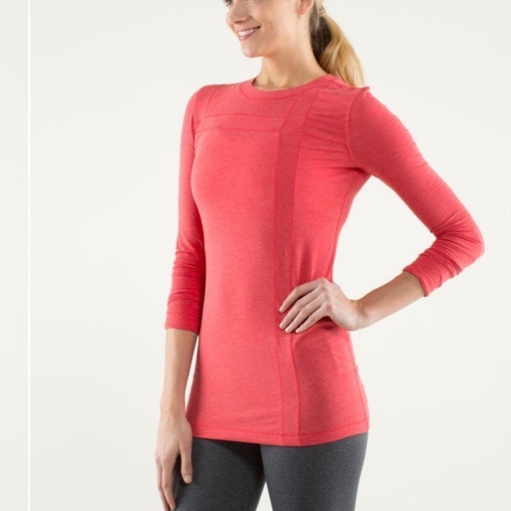 Lululemon Promenade Long Sleeve Love Red size 4‎